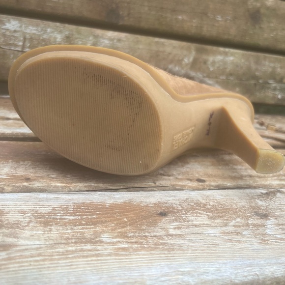 Michael Kors suede leather tan ankle boots with faux fur lining - Picture 5 of 10